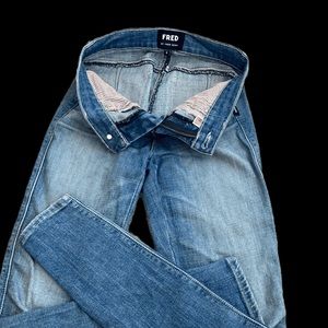 Fred skinny jeans size 26, used faded color 👖👖